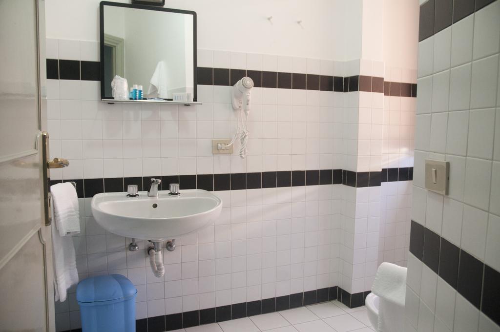 Residence Riva Gaia Terracina Phòng bức ảnh
